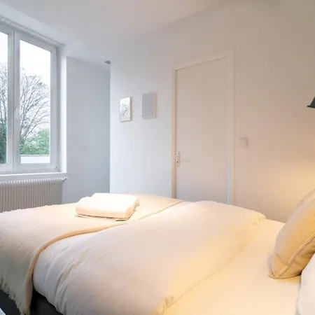 아파트 Near The Station *