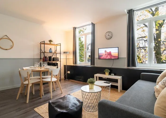 Near The Station Apartamento *